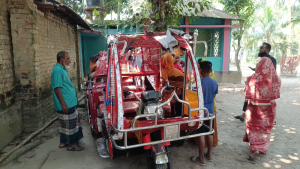 বাসের ধাক্কায় নারী নিহত